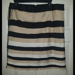 White House Black Market size 14 skirt